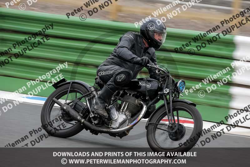 Vintage motorcycle club;eventdigitalimages;mallory park;mallory park trackday photographs;no limits trackdays;peter wileman photography;trackday digital images;trackday photos;vmcc festival 1000 bikes photographs